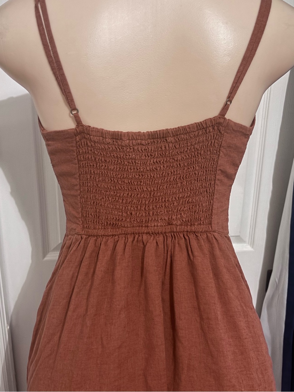 Abercrombie & Fitch Rust Tiered Deep V Maxi Dress - Picture 4 of 10